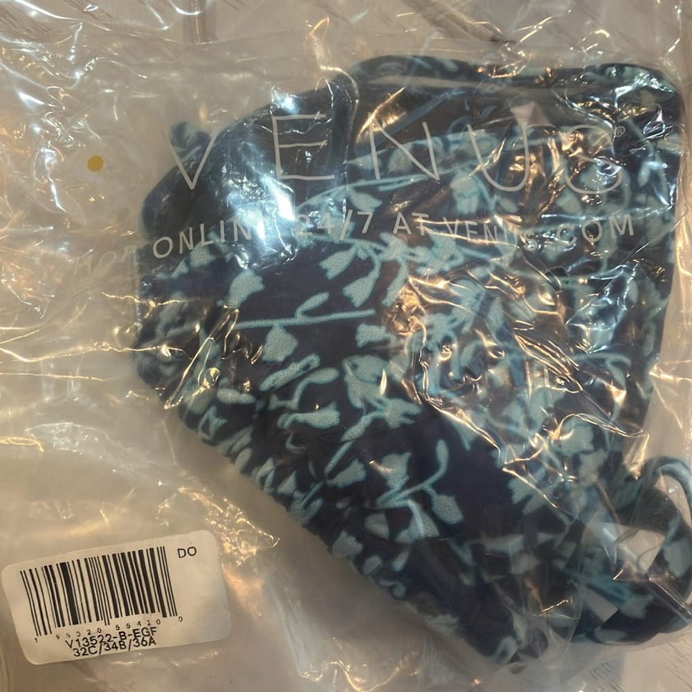 NEW! VENUS Triangle Bikini Top - Size 32C / 34B / 36A